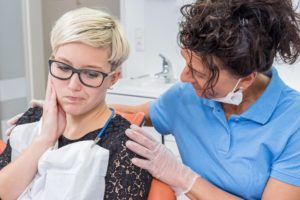 woman with jaw pain